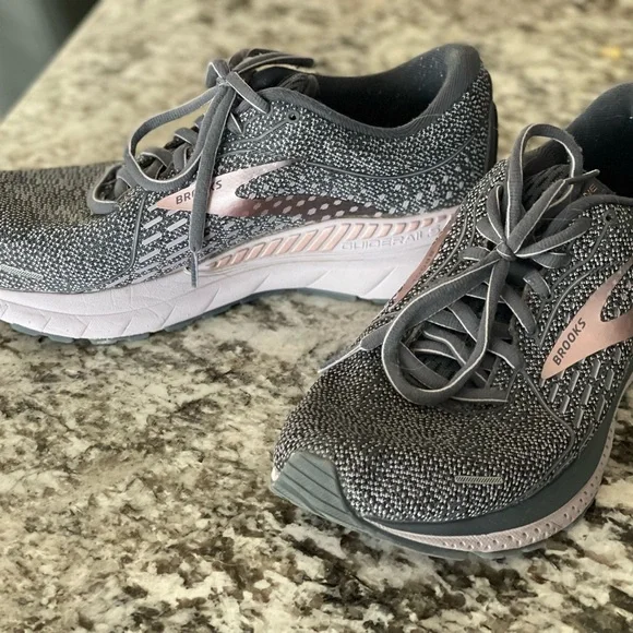 Brooks Gray Athletic Shoes, women’s 8 - Picture 5 of 6